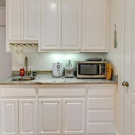 Gulf Breeze Vacation Rental For 2 With Pool Access! Kültér fotó