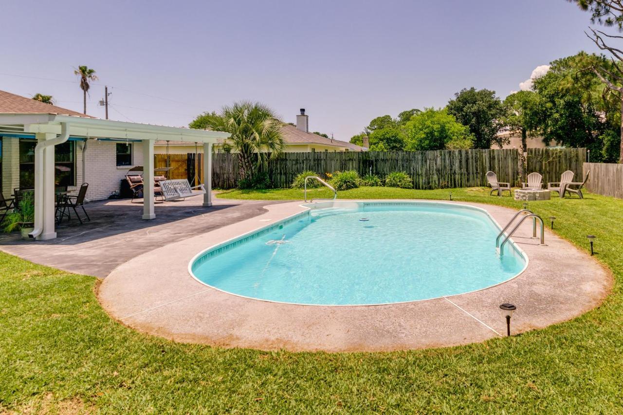 Gulf Breeze Vacation Rental For 2 With Pool Access! Kültér fotó
