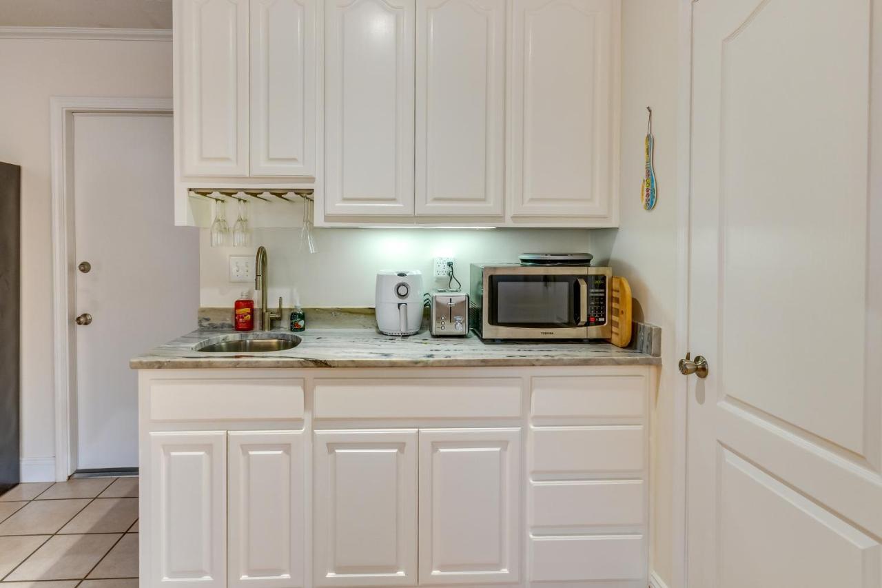 Gulf Breeze Vacation Rental For 2 With Pool Access! Kültér fotó