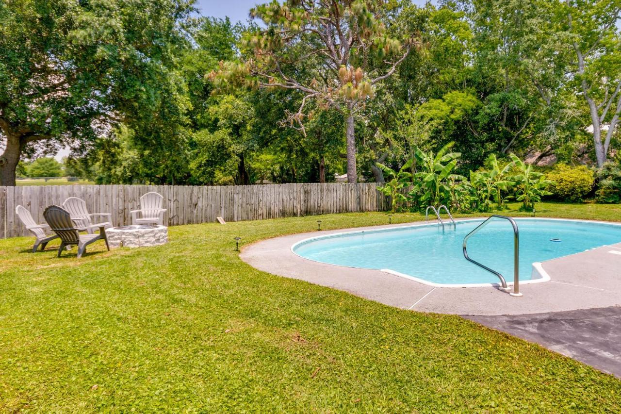 Gulf Breeze Vacation Rental For 2 With Pool Access! Kültér fotó